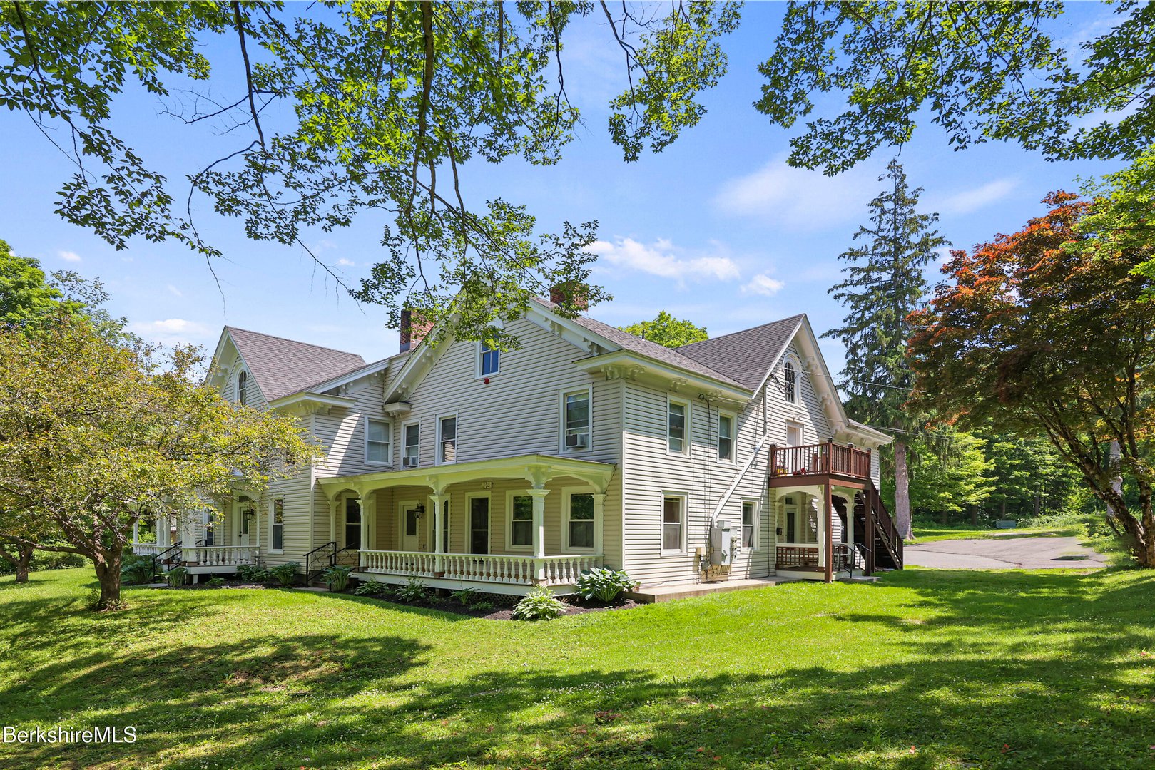 45 Forest St Photo 36