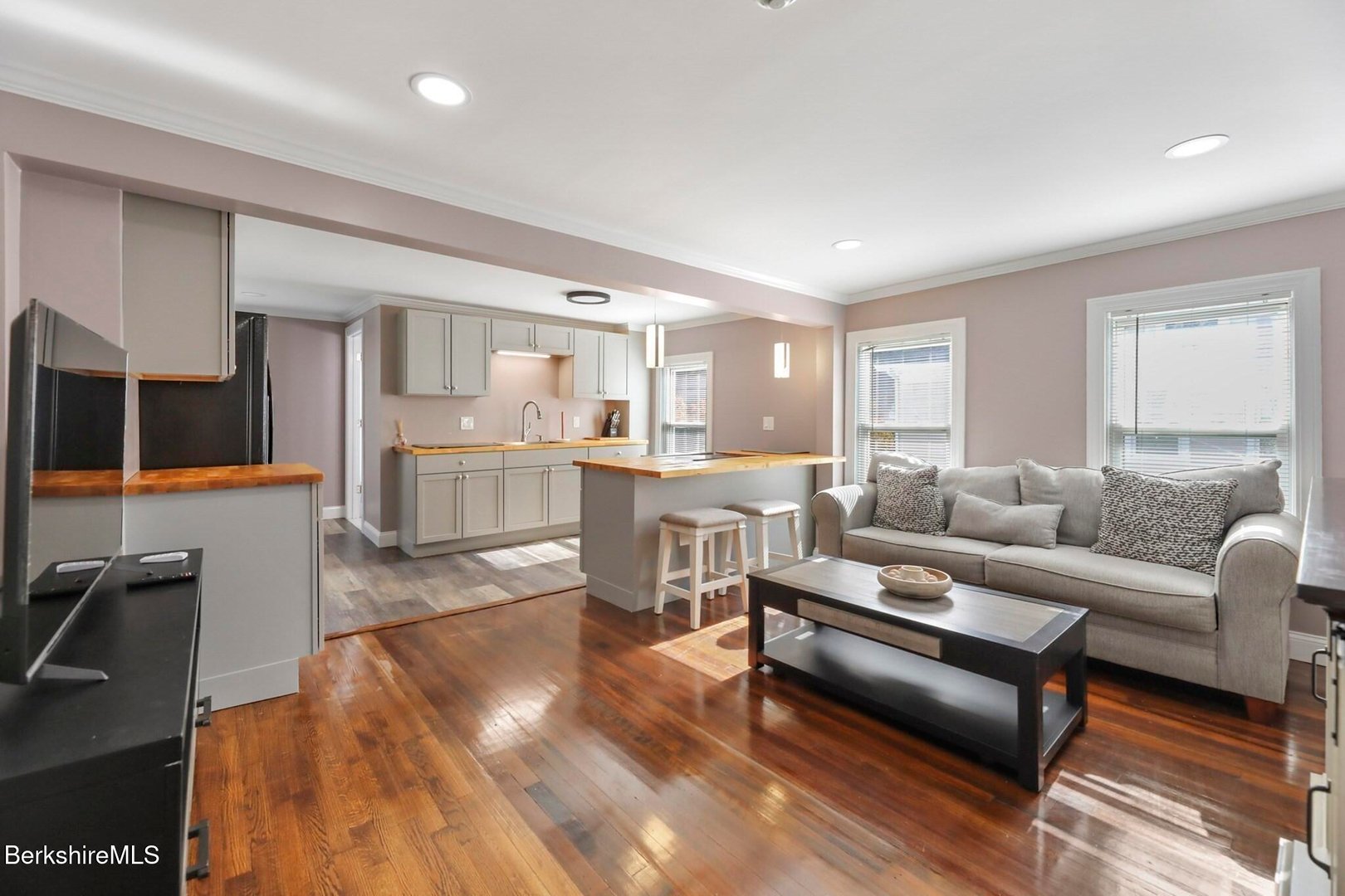 45 Forest St Photo 24