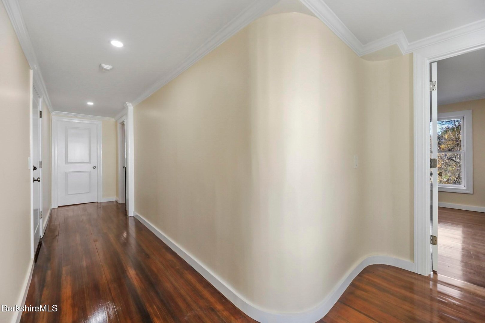 45 Forest St Photo 22