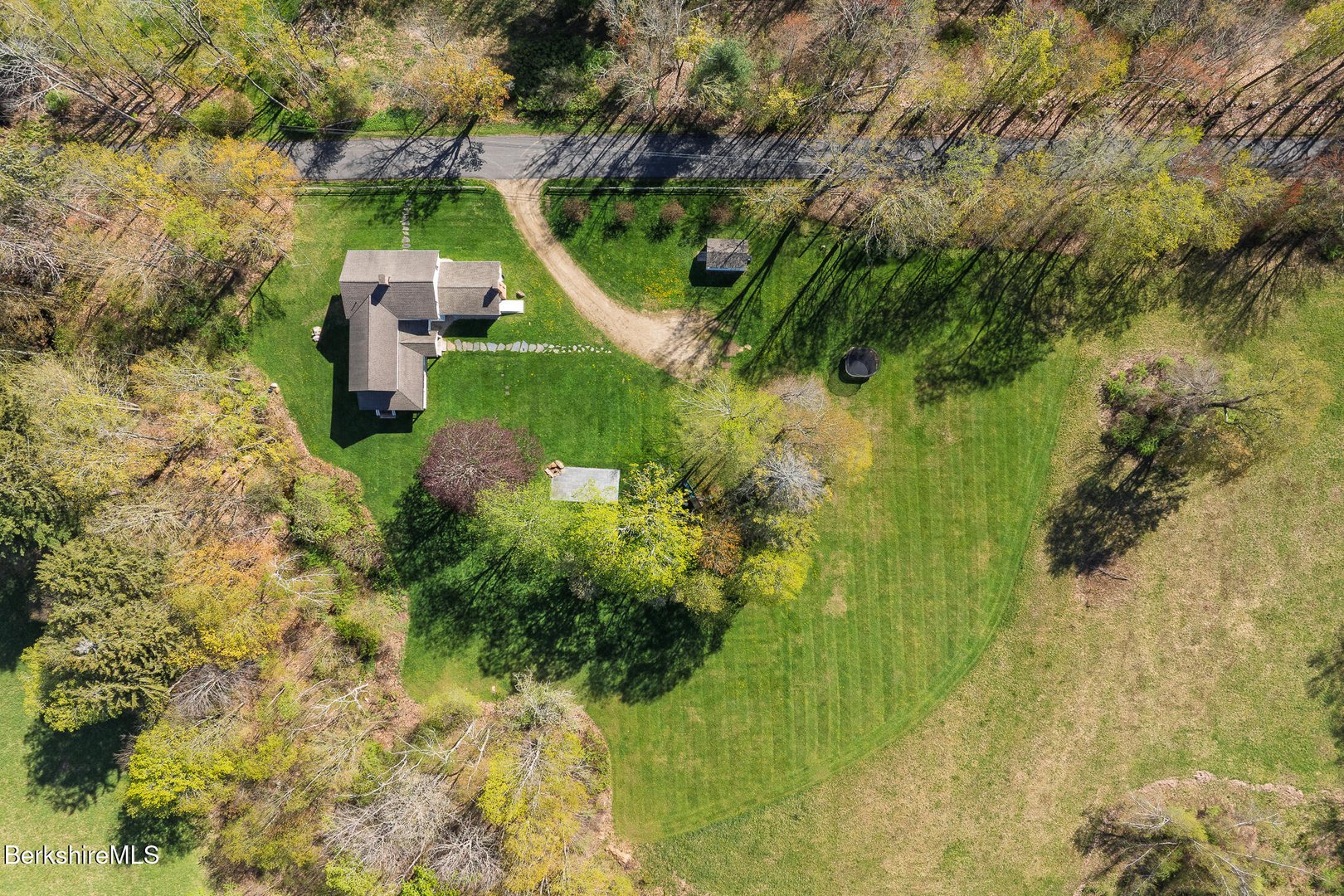 304 Hickey Hill Rd Photo 5