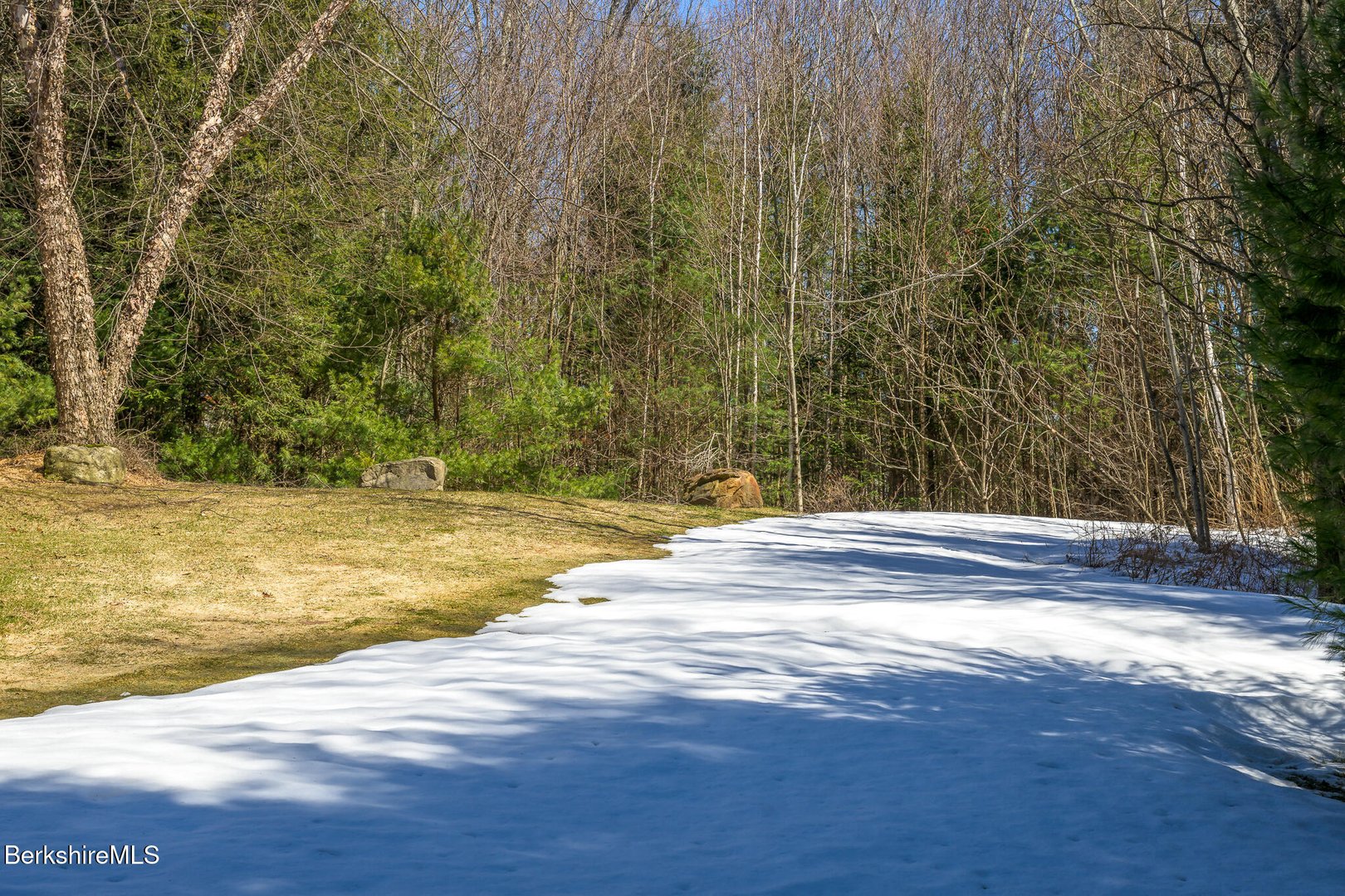 545 W Center Rd Photo 56