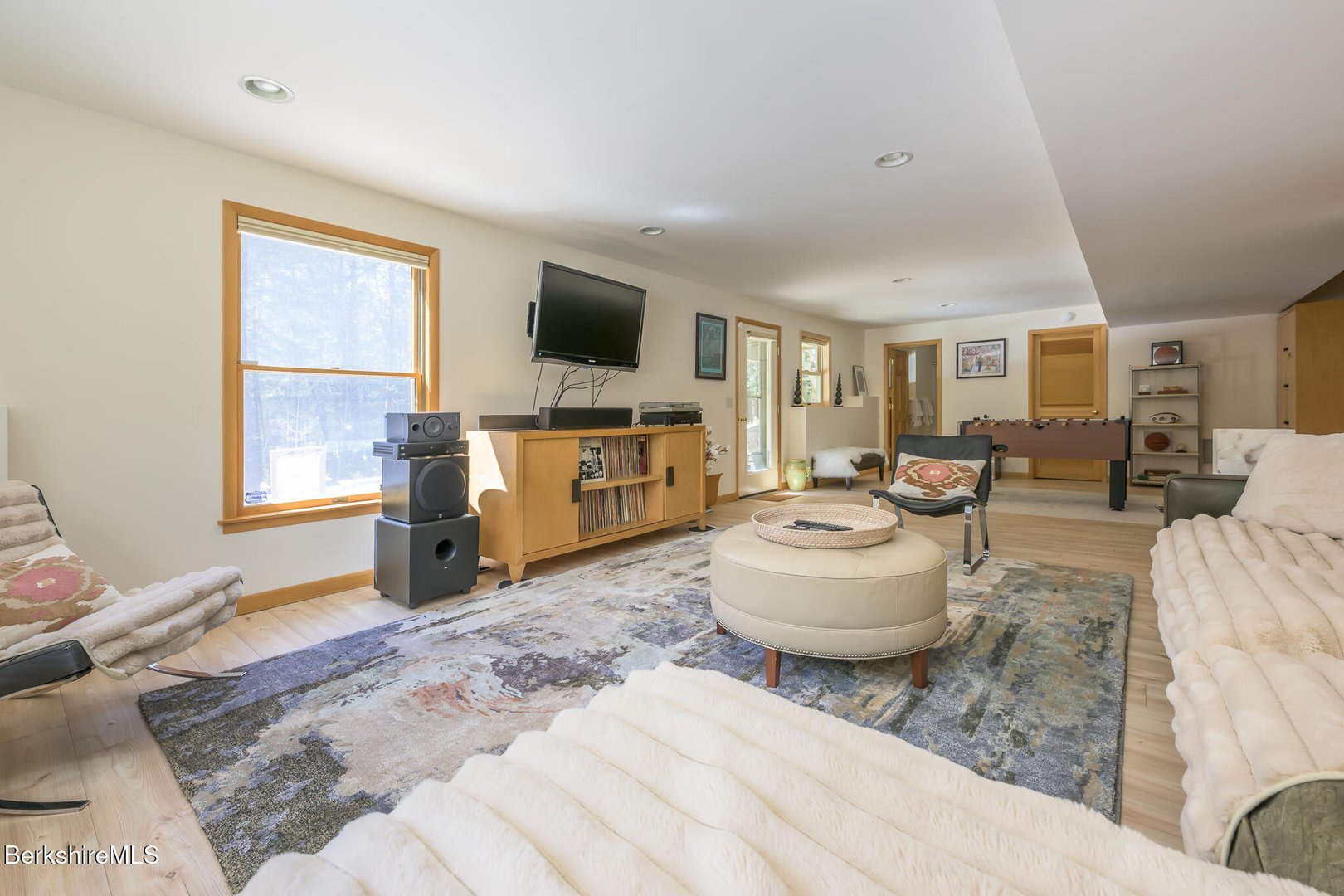 545 W Center Rd Photo 41