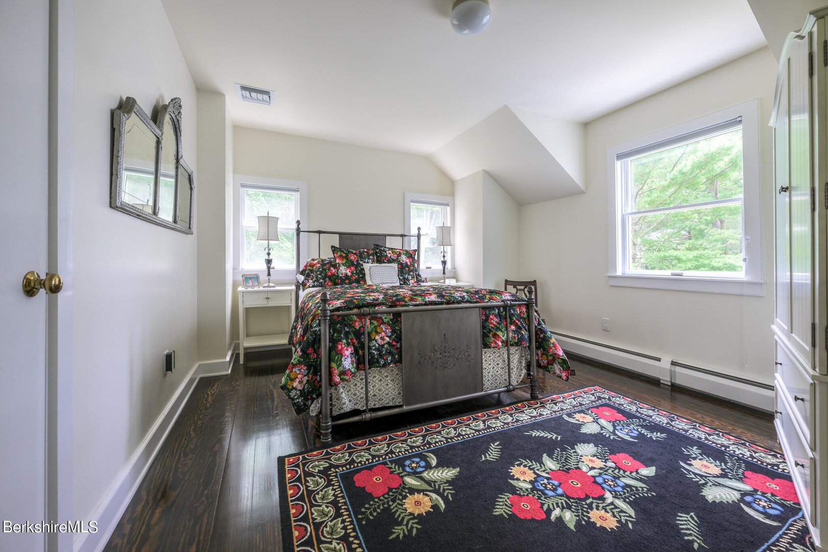 176 West Center Rd Photo 32