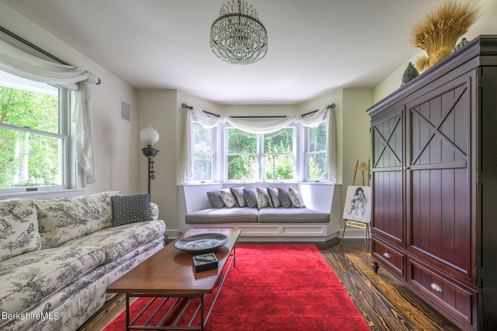 176 West Center Rd Photo 15