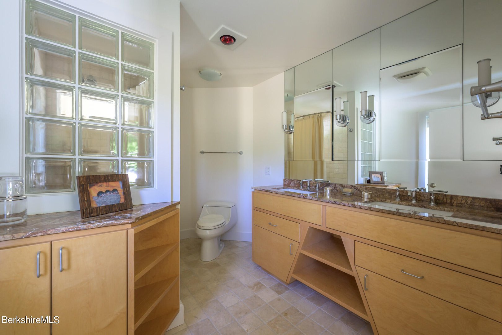 176 West Center Rd Photo 53