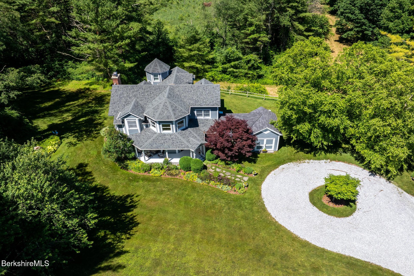 176 West Center Rd Photo 3