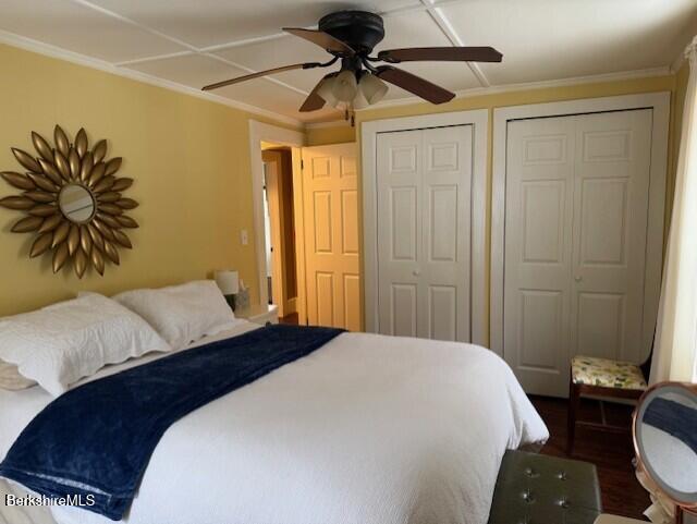 77 Carson Ave Photo 12