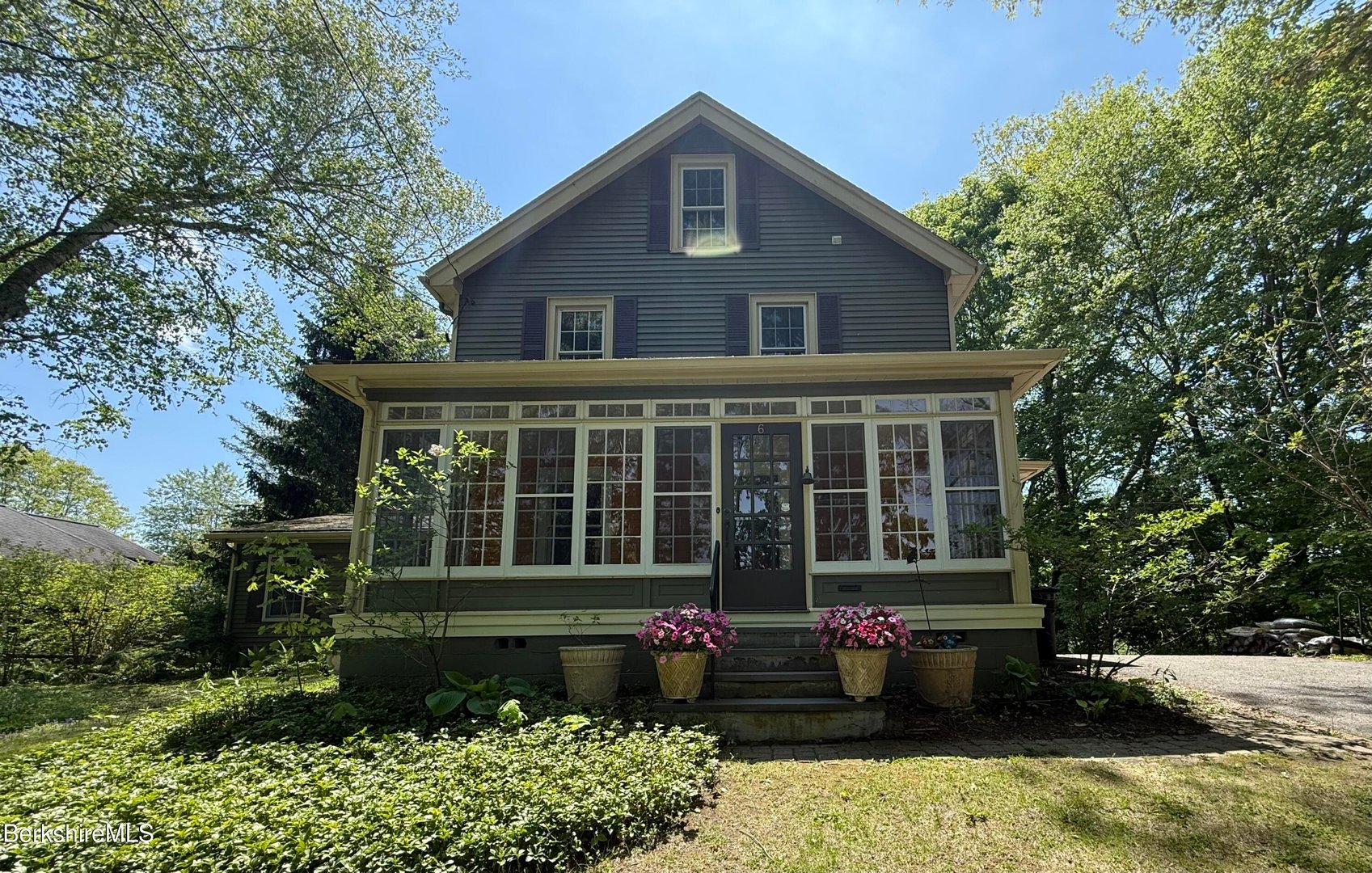 6 Beacon Hill Photo 2