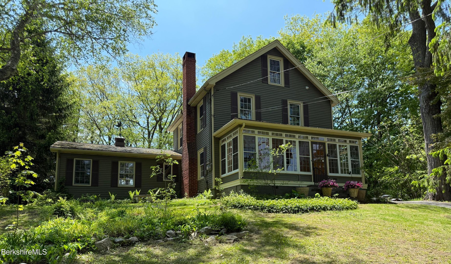 6 Beacon Hill Photo 1