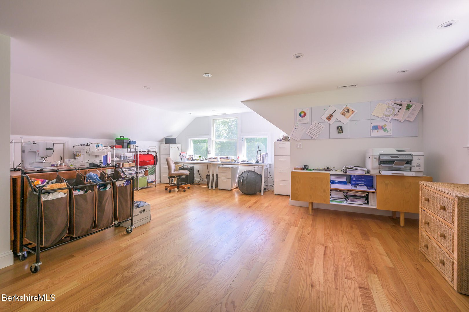 50 Old Village Rd Photo 46