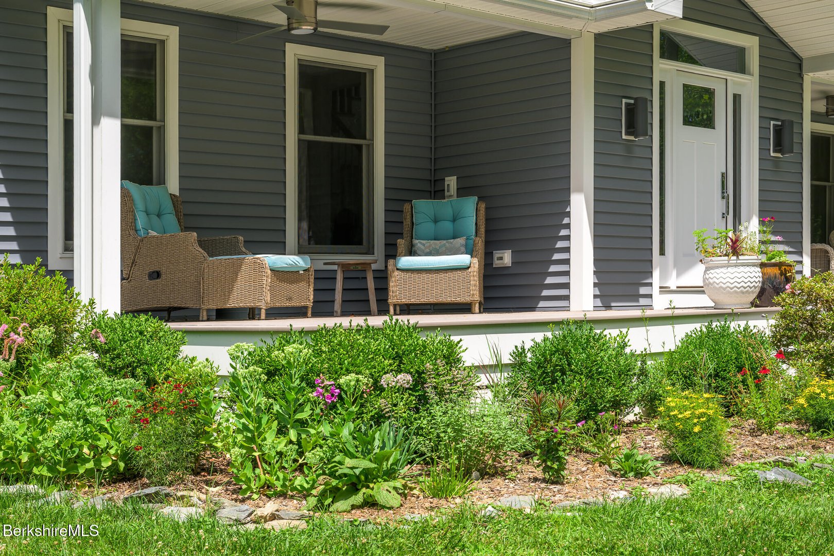 50 Old Village Rd Photo 9