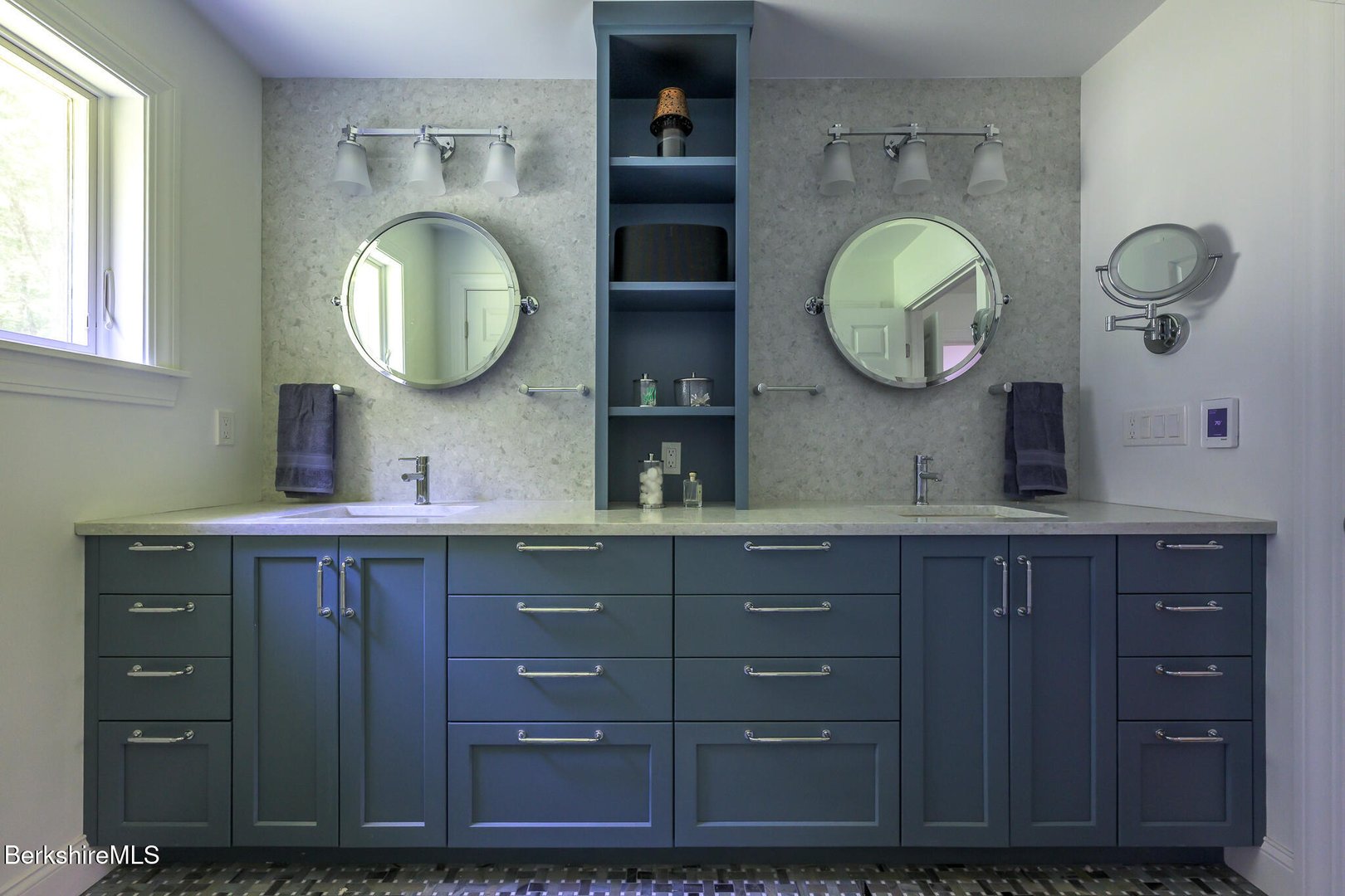 50 Old Village Rd Photo 36