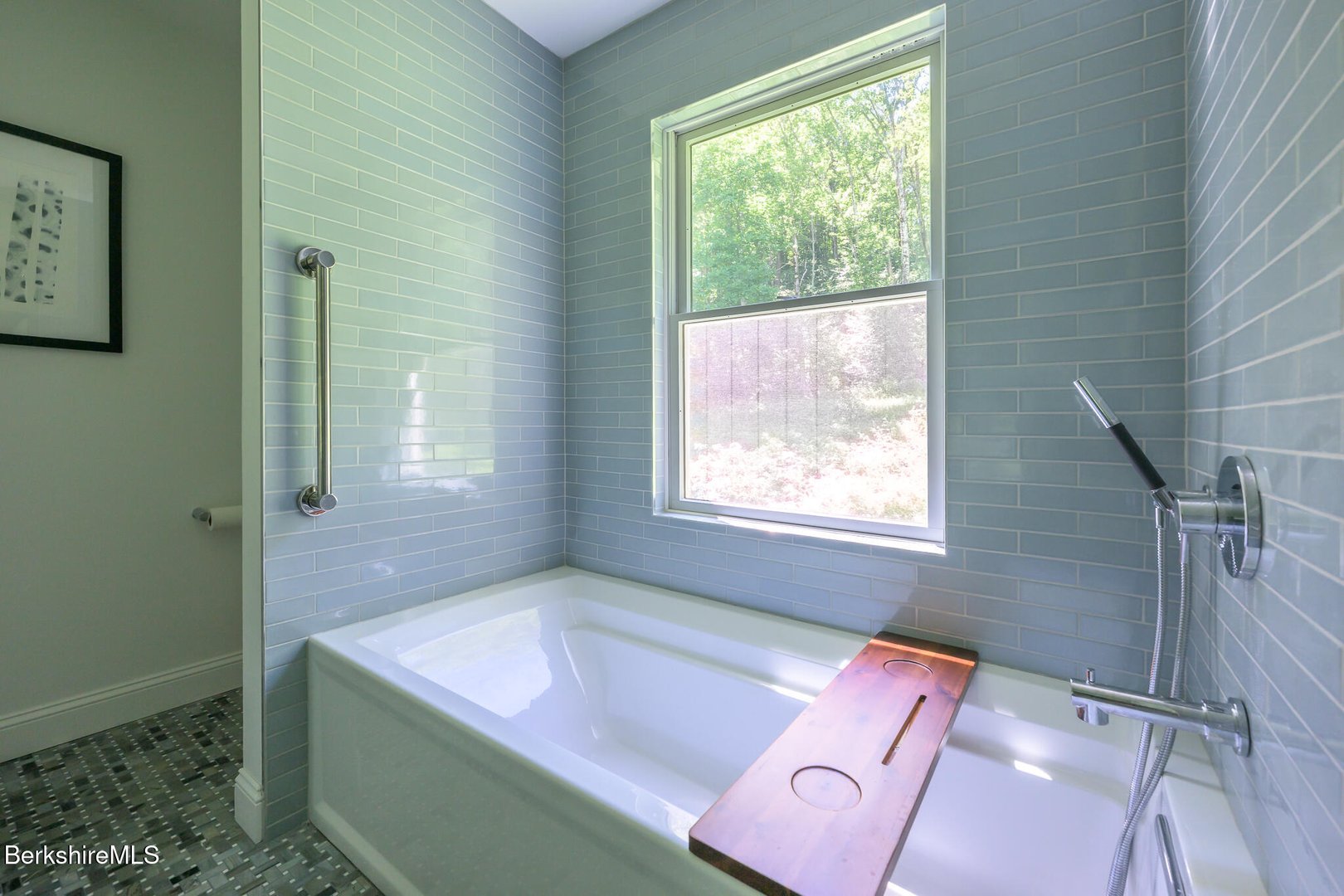 50 Old Village Rd Photo 38