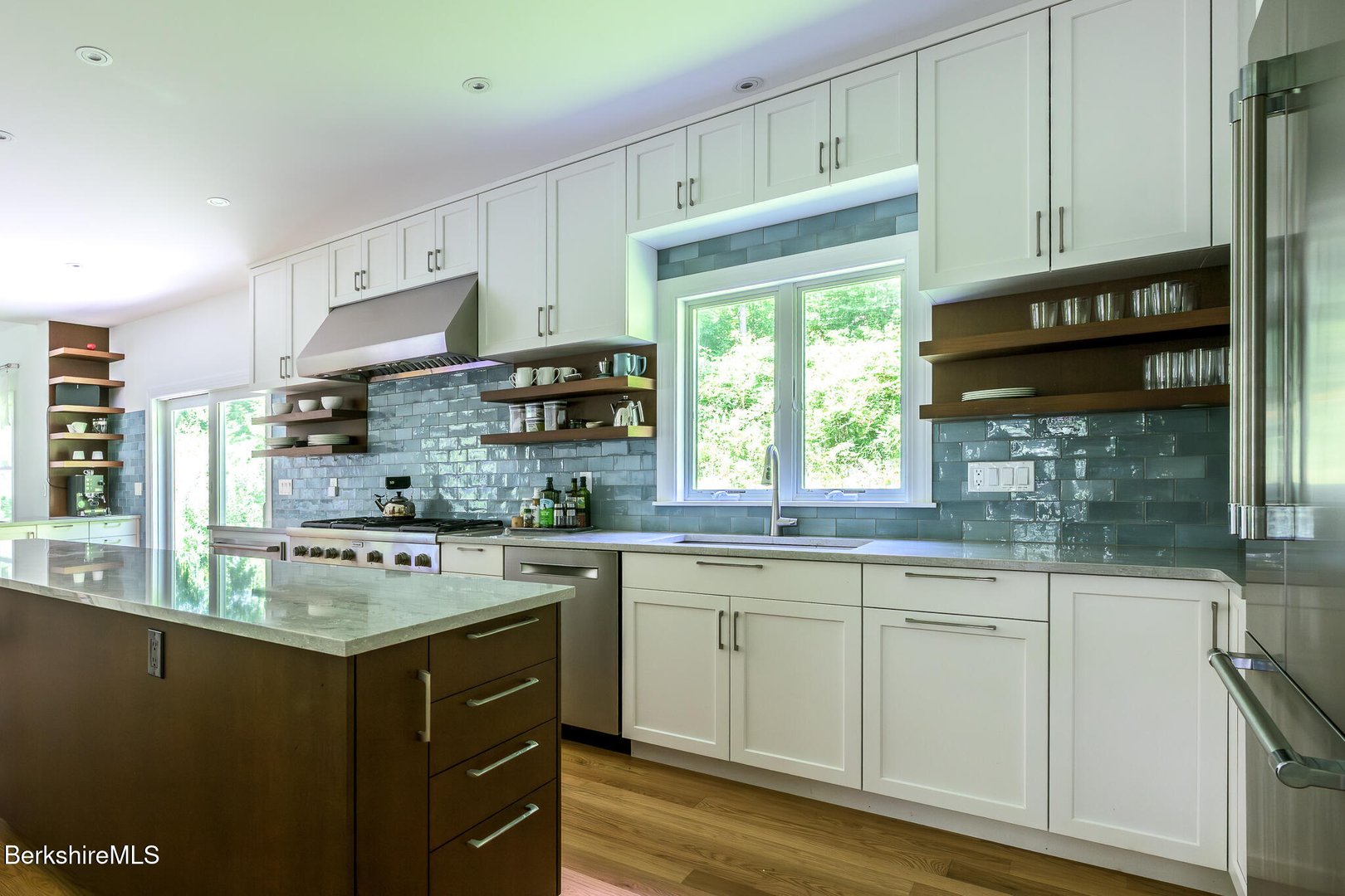 50 Old Village Rd Photo 17