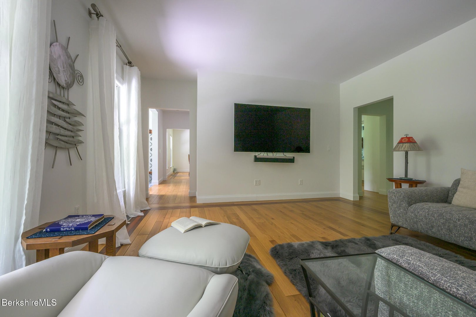 50 Old Village Rd Photo 14