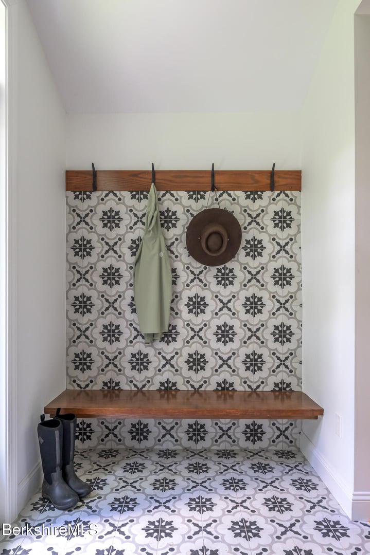 50 Old Village Rd Photo 51