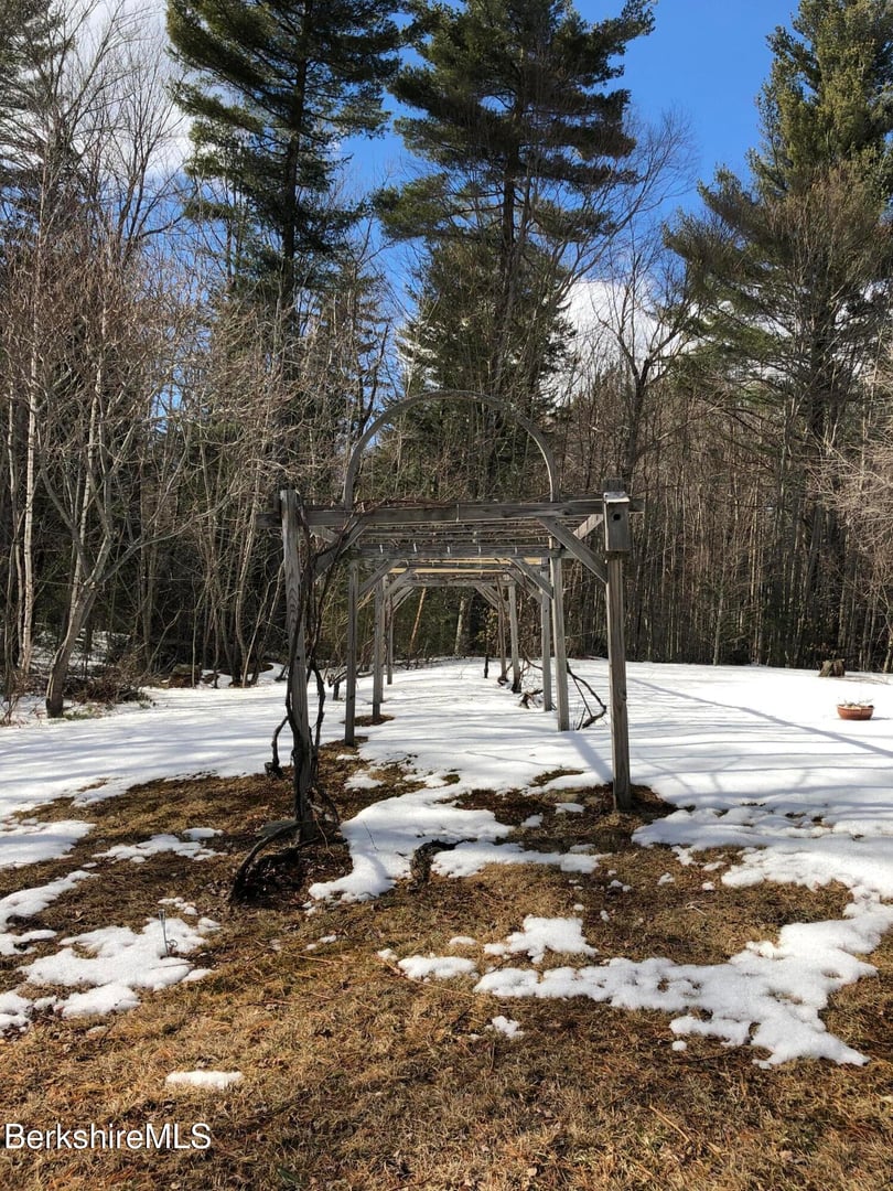 13 Jordan Rd Photo 40