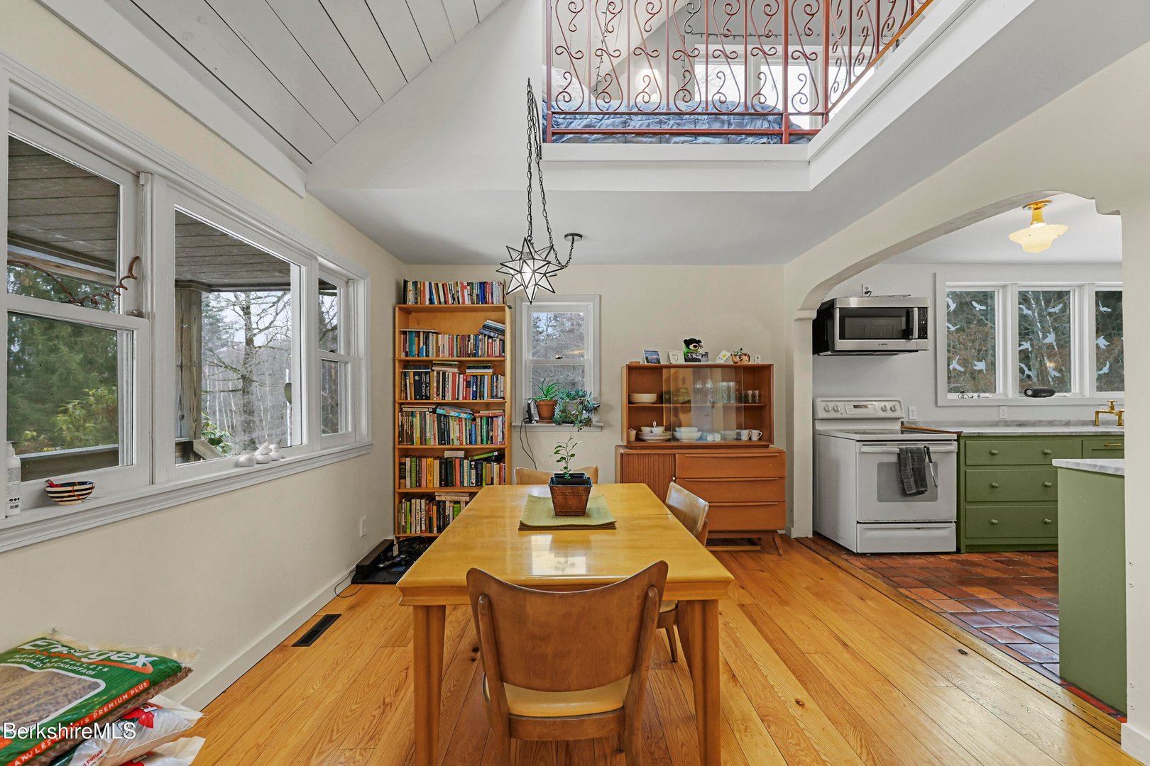 13 Jordan Rd Photo 10