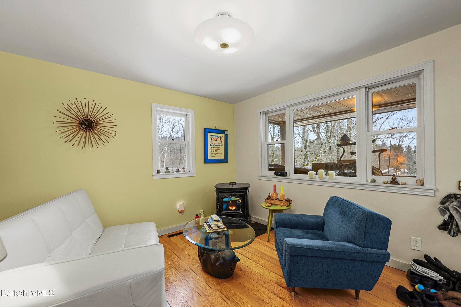 13 Jordan Rd Photo 7