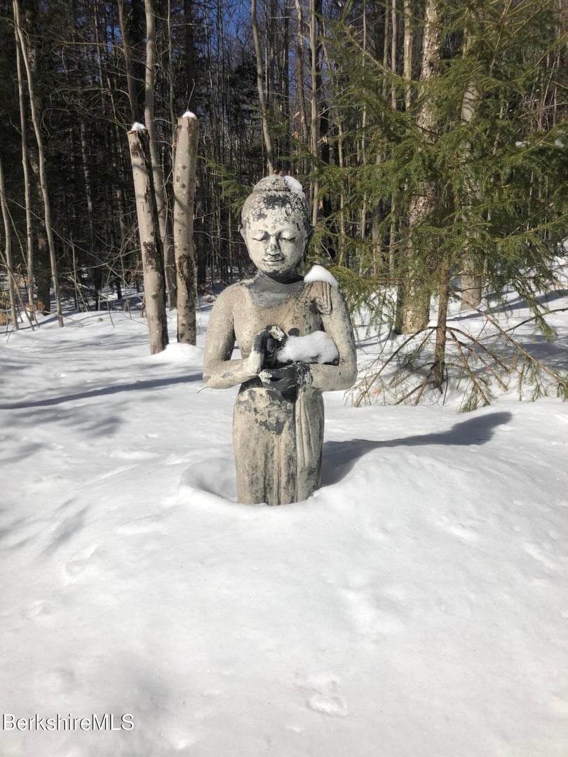 13 Jordan Rd Photo 45