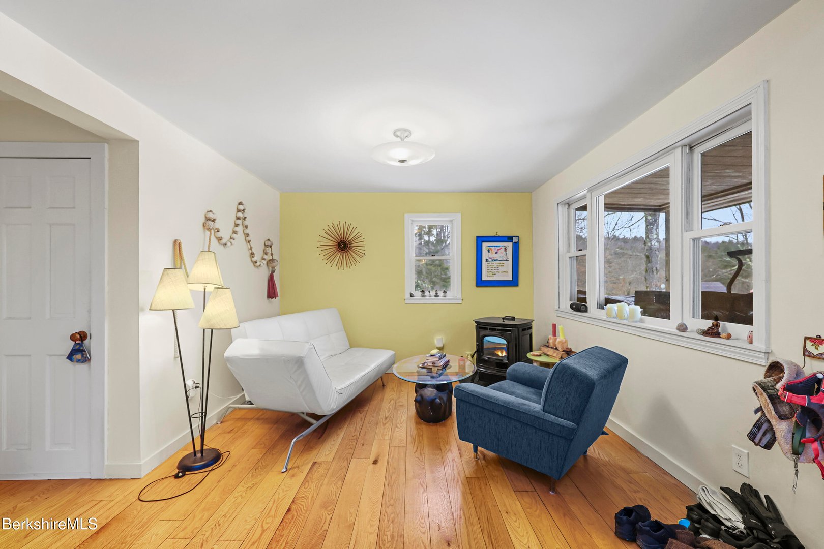 13 Jordan Rd Photo 6