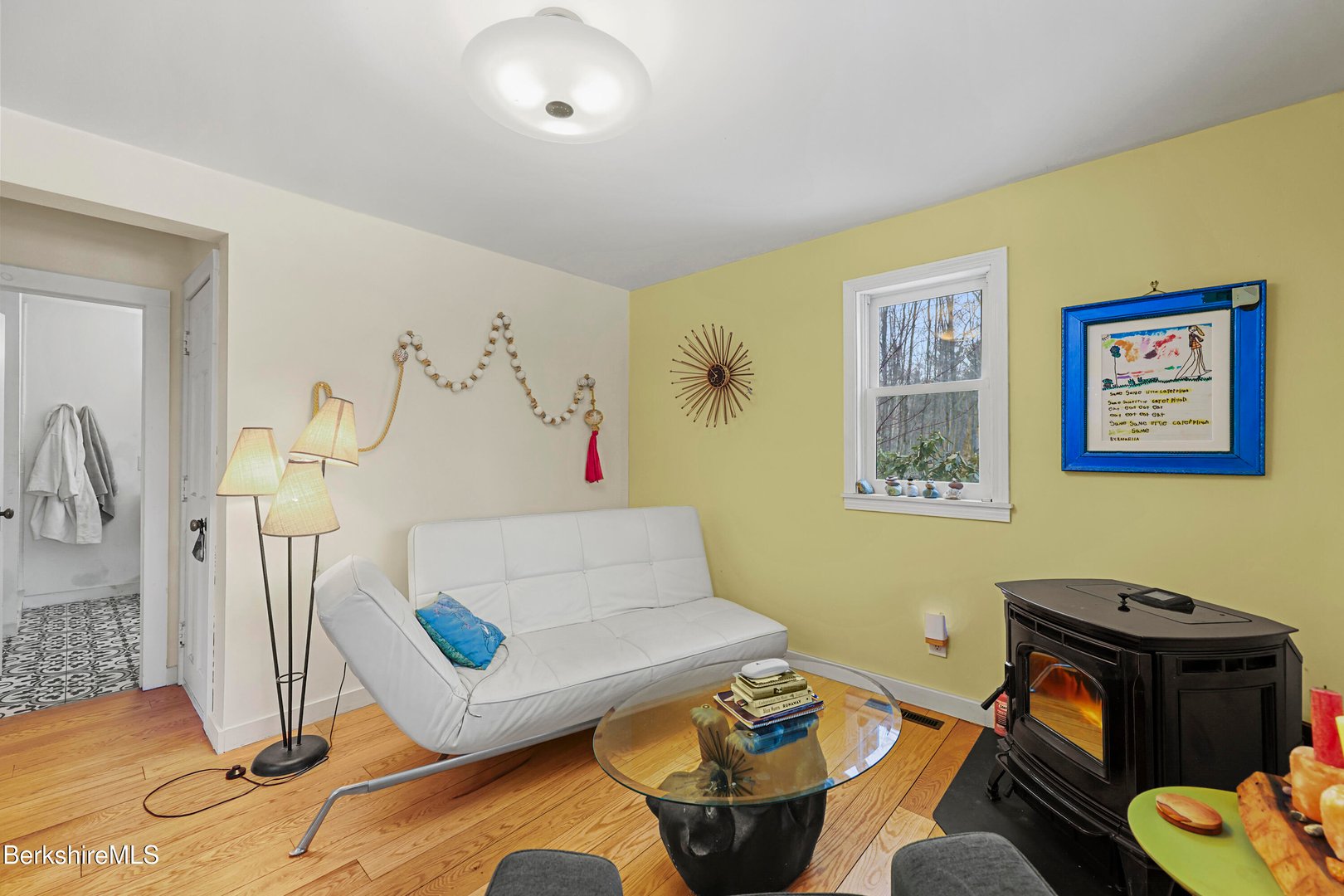 13 Jordan Rd Photo 8