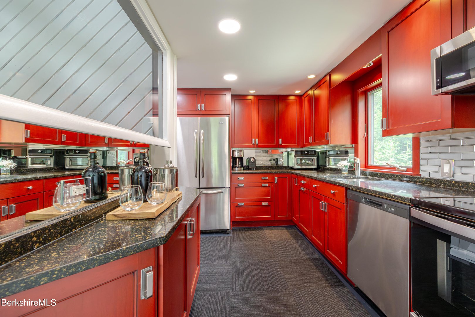 10 Buckingham Ln Photo 8