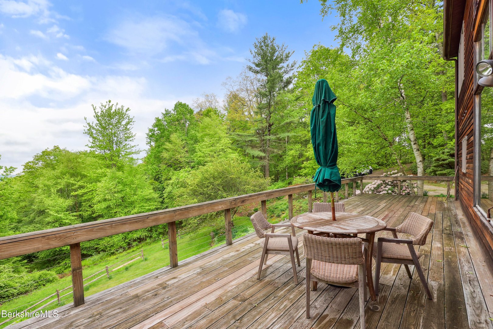 29 Old Village Rd Photo 4