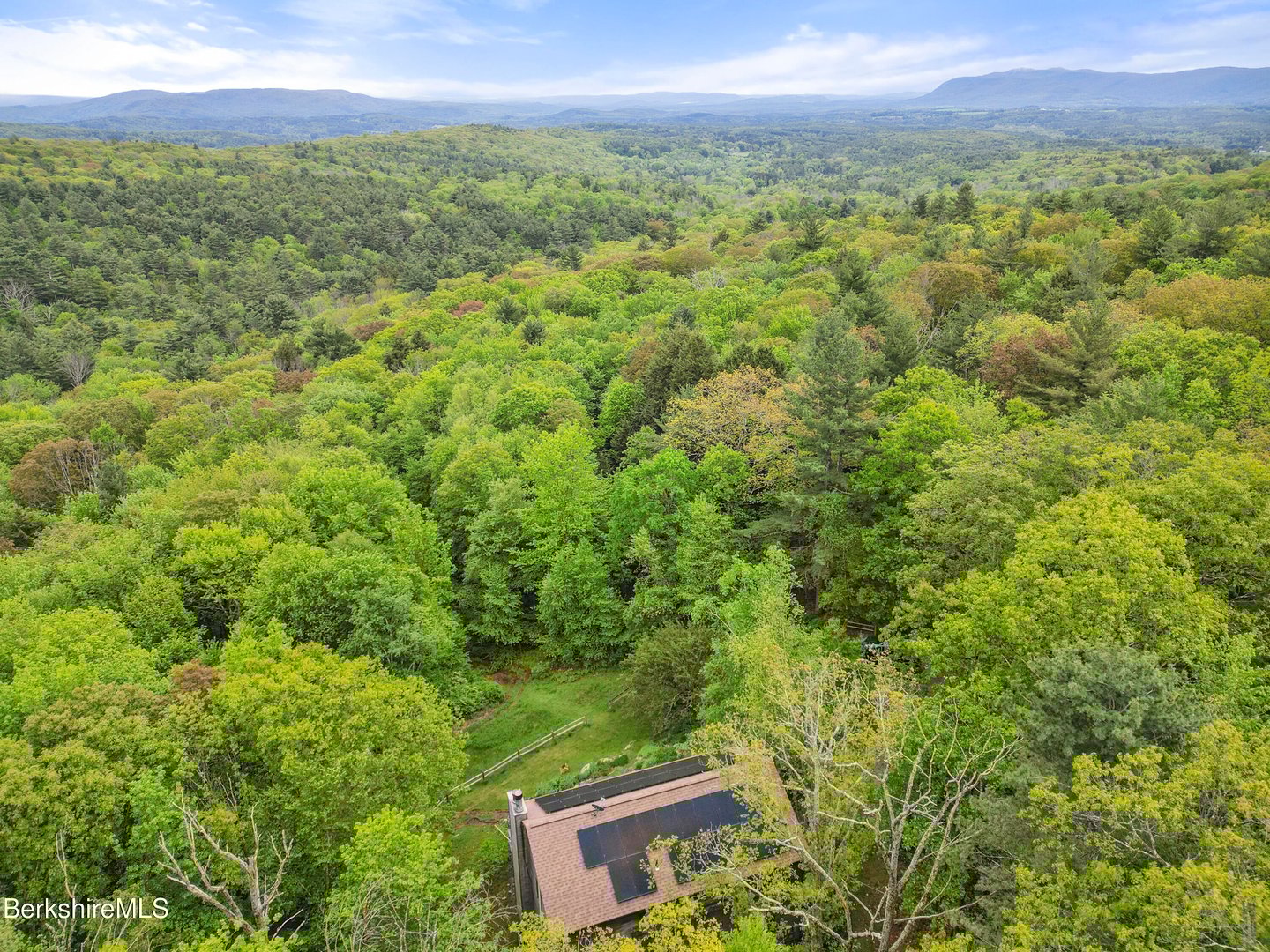 29 Old Village Rd Photo 5