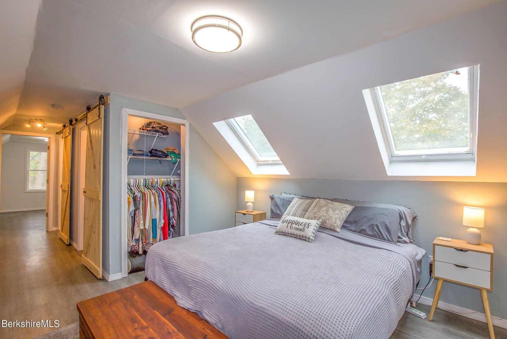 2 Walnut St Photo 23