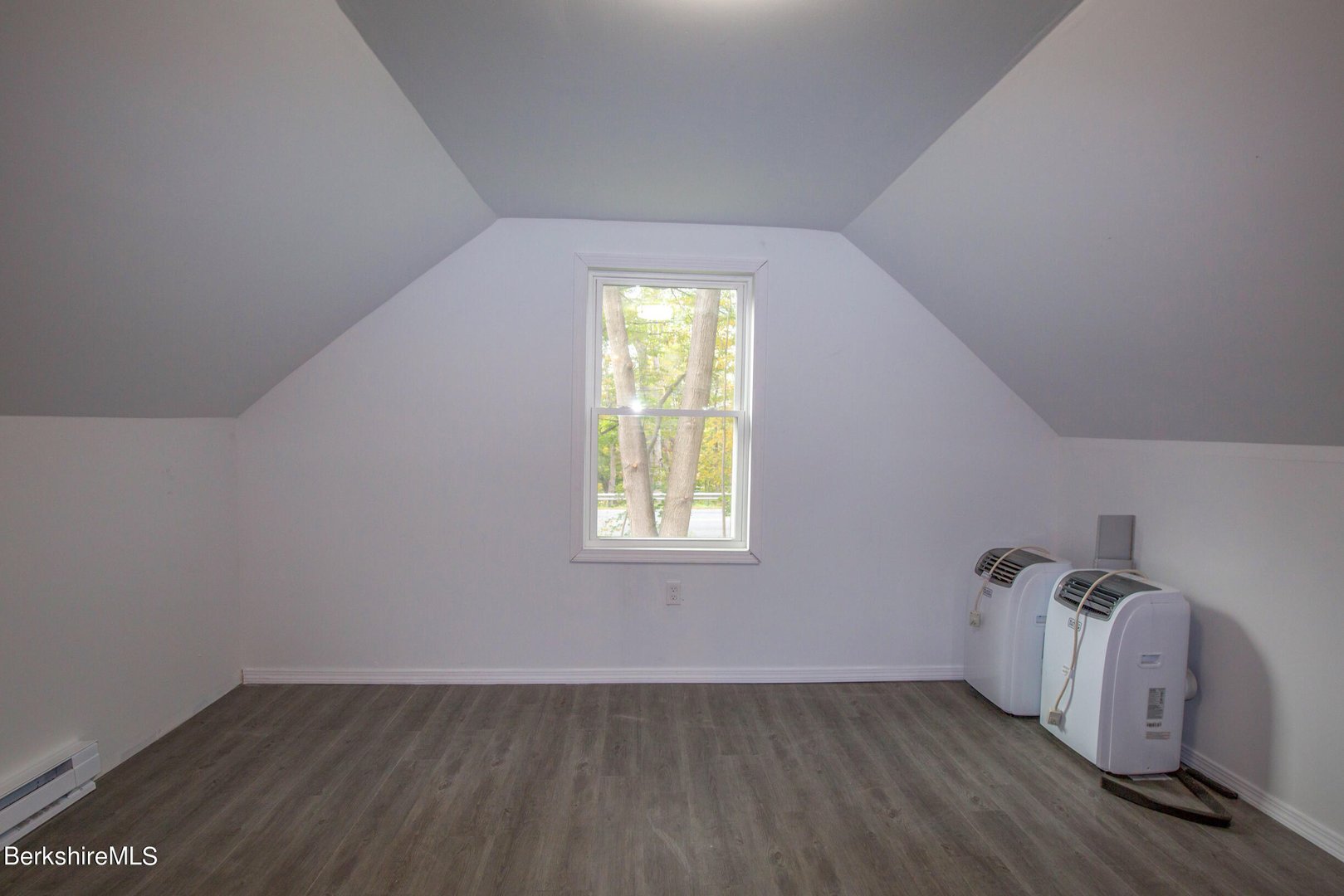 2 Walnut St Photo 26