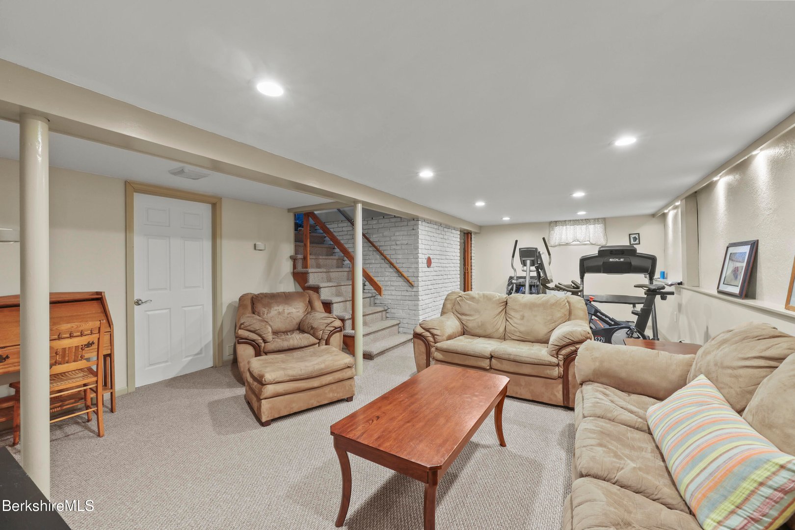 97 Morningview Dr Photo 44