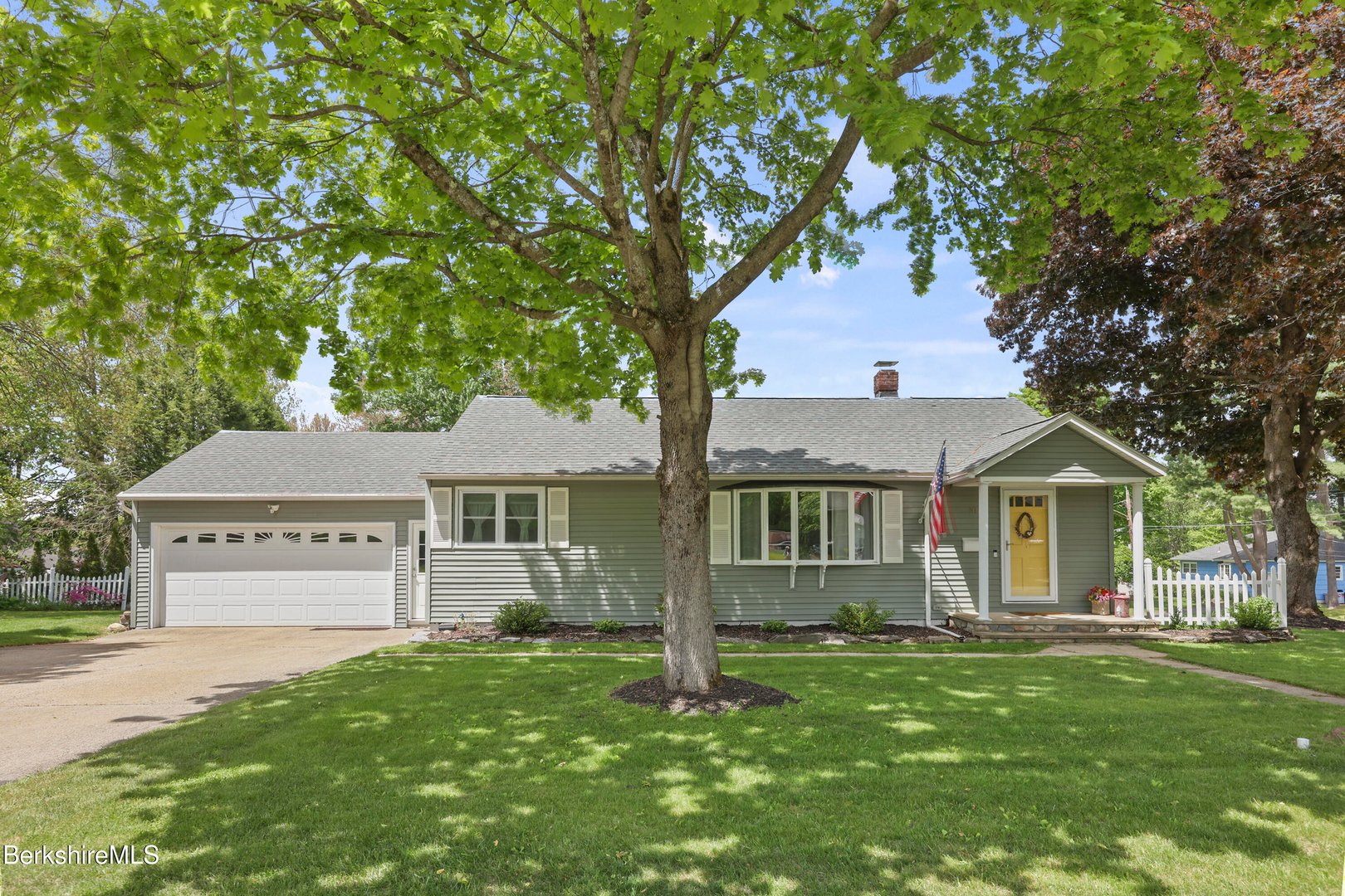 97 Morningview Dr Photo 2