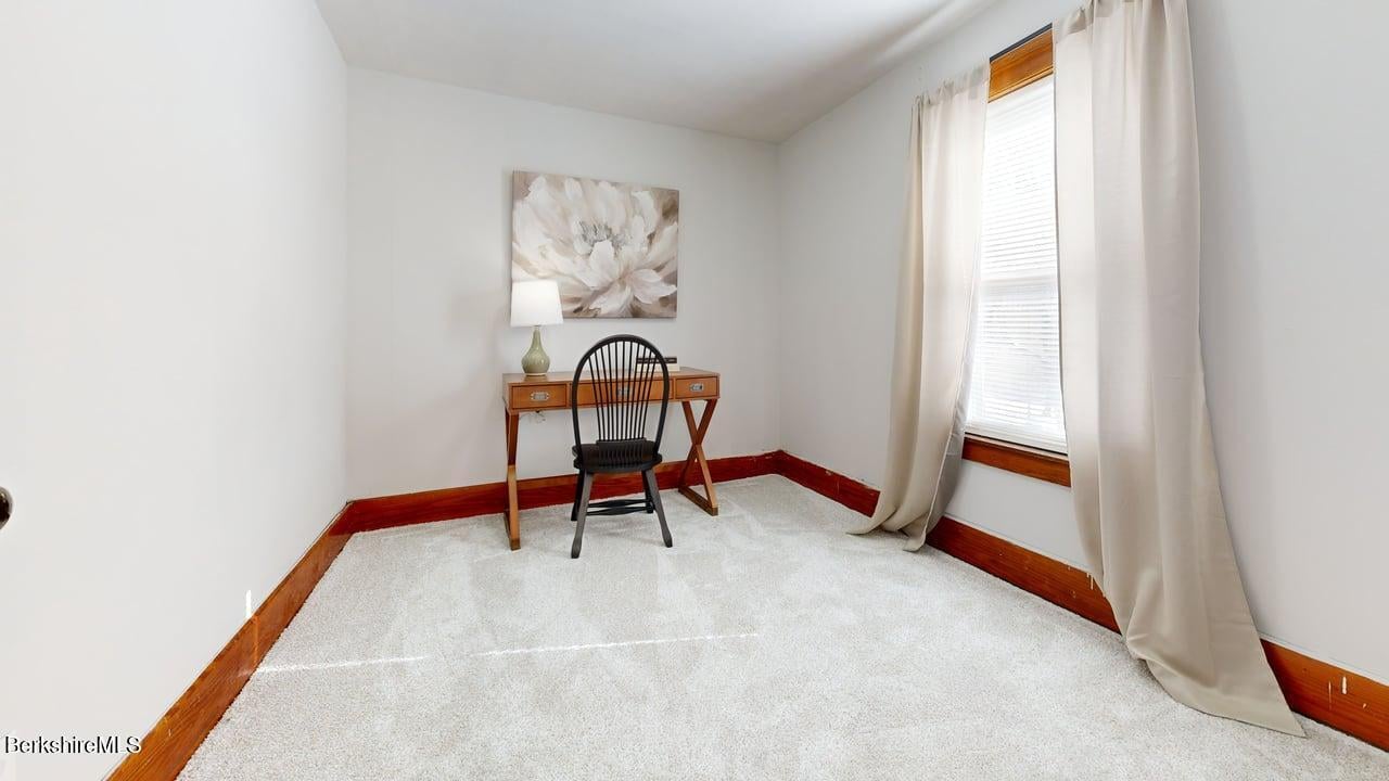 67 Carson Ave Photo 5