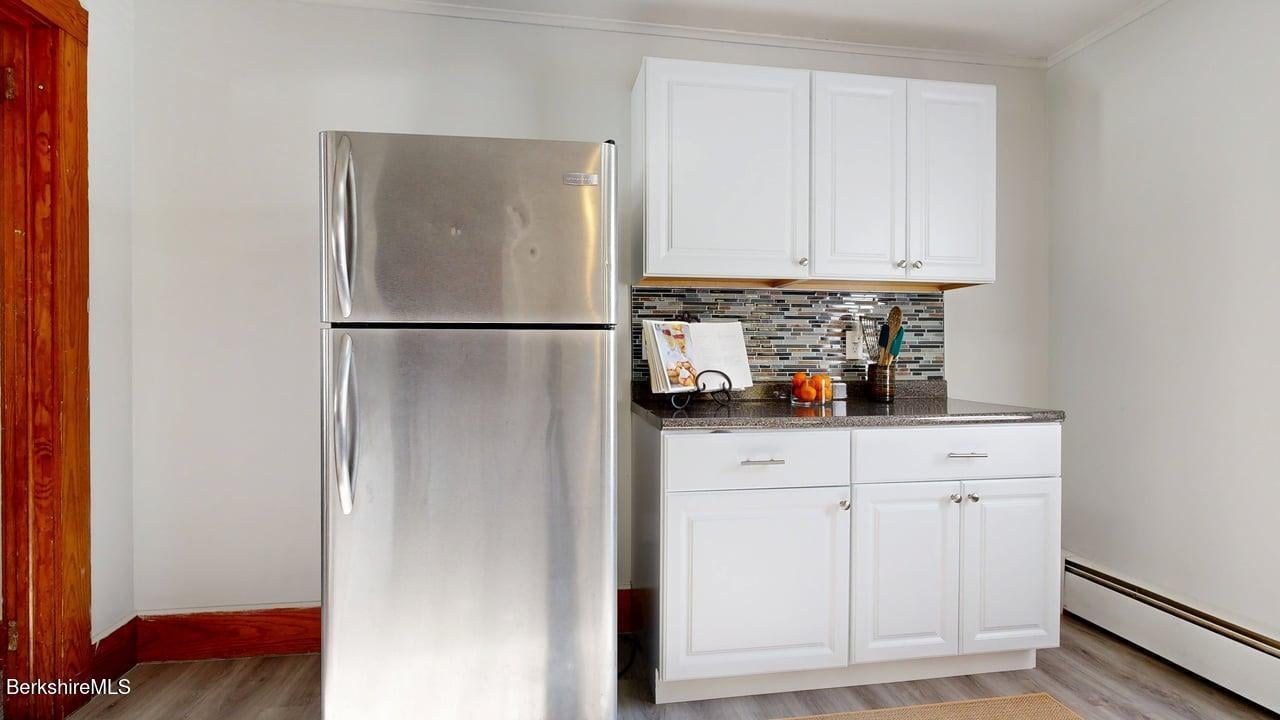 67 Carson Ave Photo 14