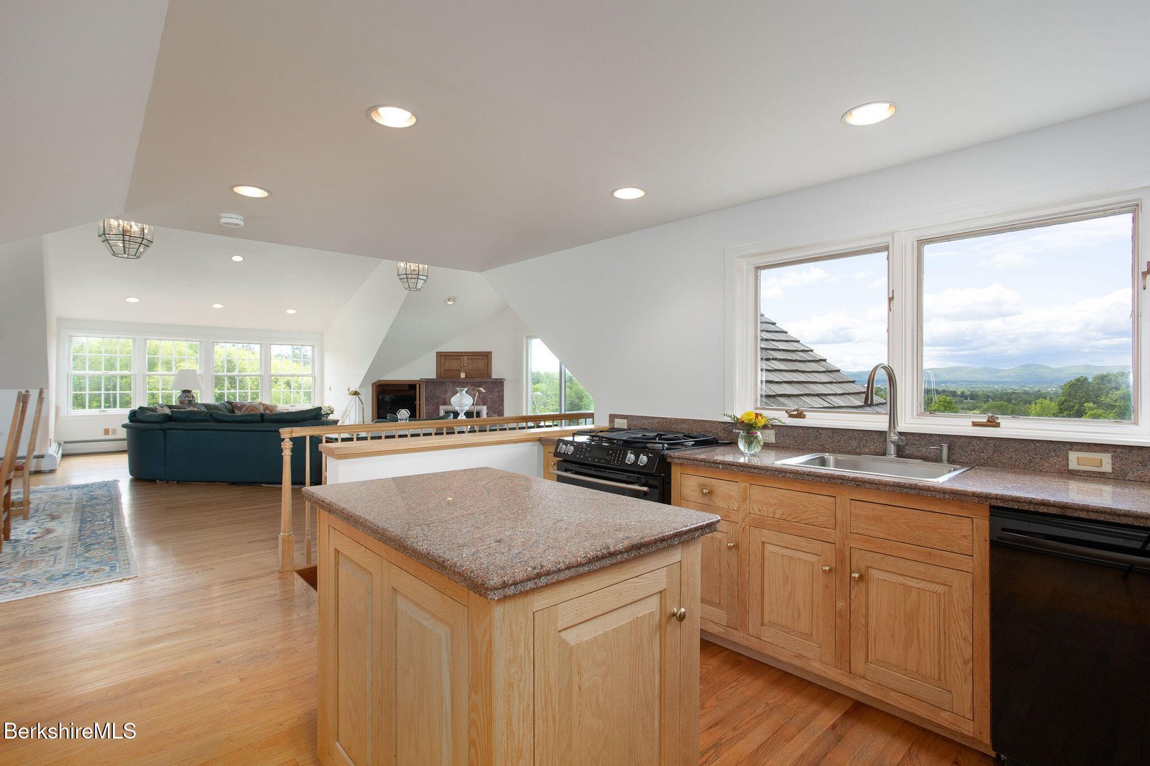 408 Washington Mountain Rd Photo 43