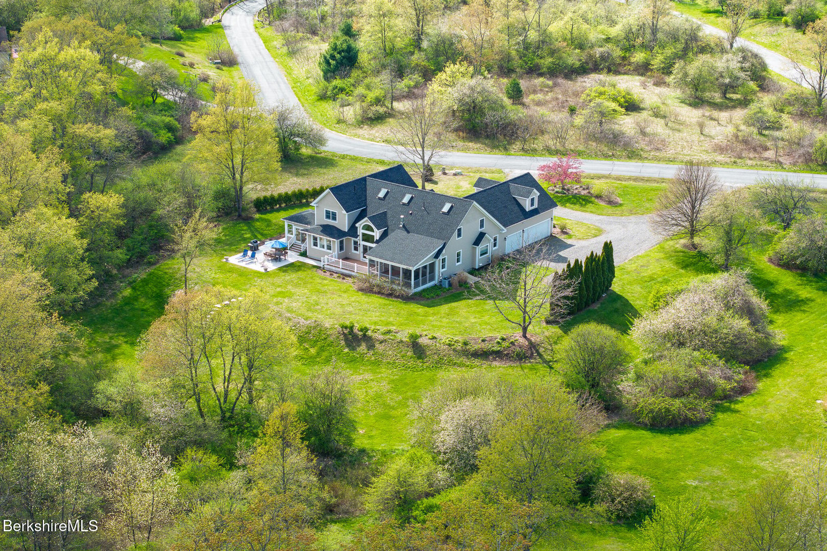 5 Silver Mine Ln Photo 3