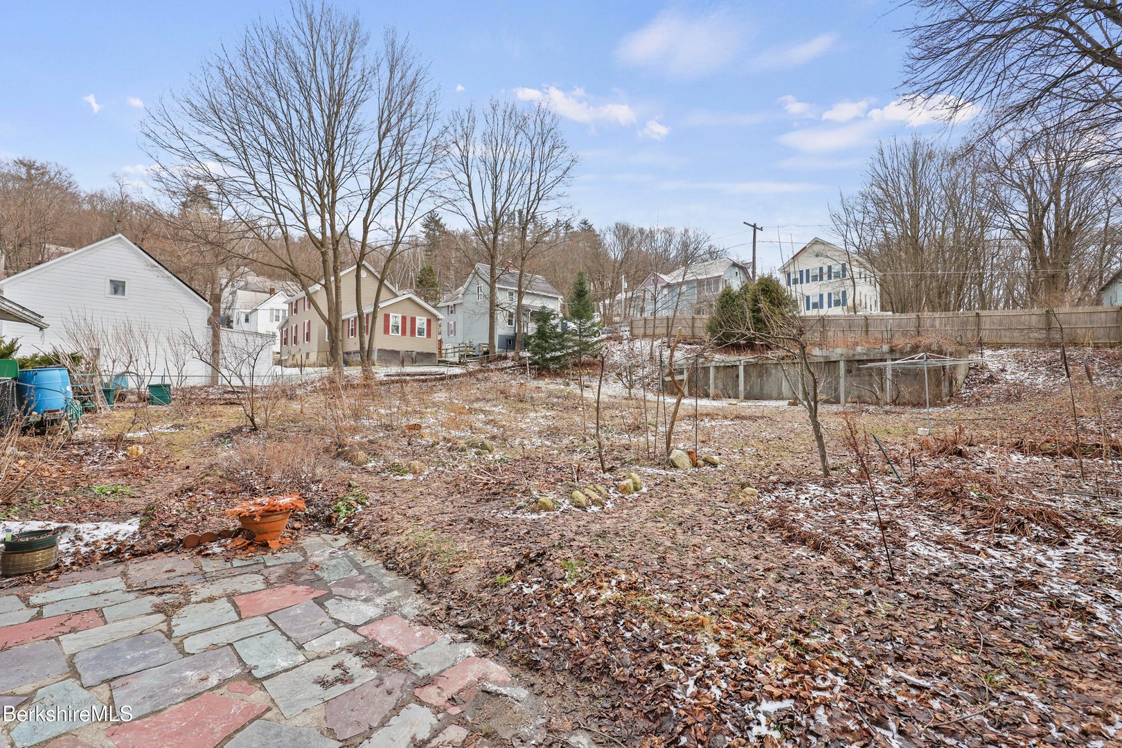 82 Cherry St Photo 49