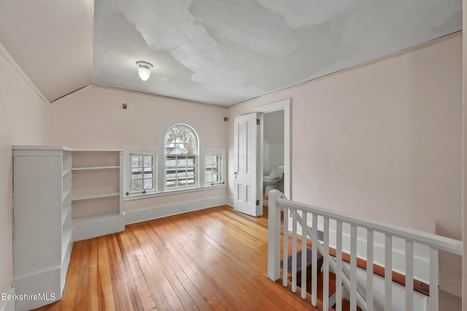 82 Cherry St Photo 40