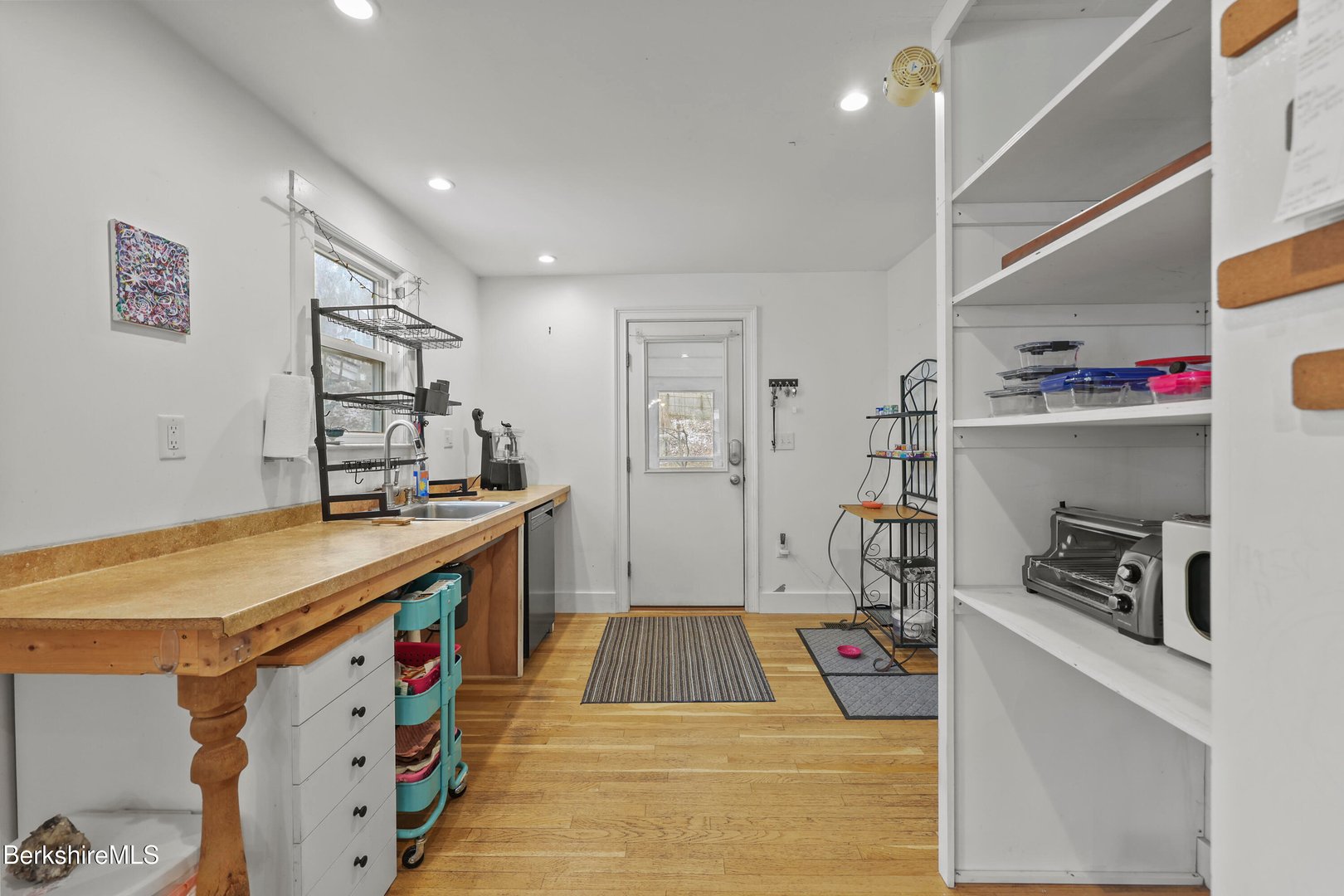 82 Cherry St Photo 13