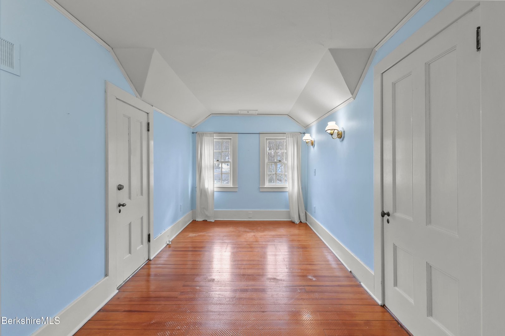 82 Cherry St Photo 44