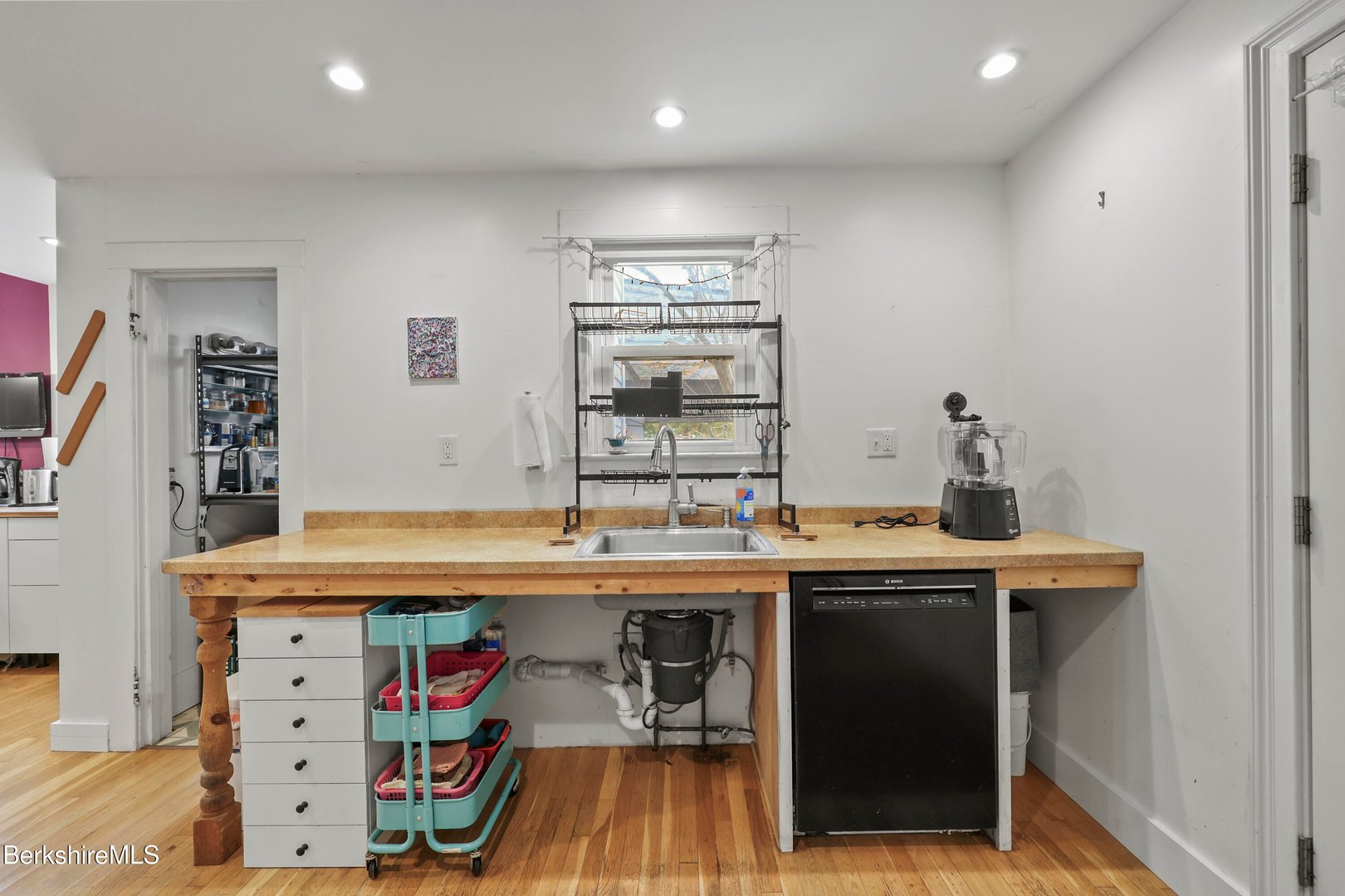 82 Cherry St Photo 14