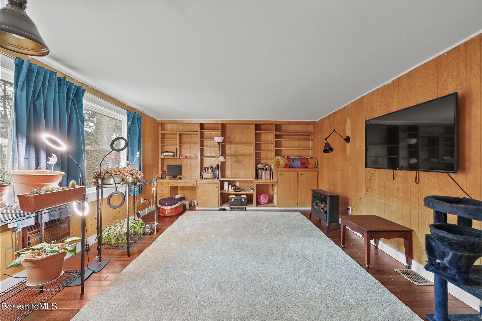 82 Cherry St Photo 16