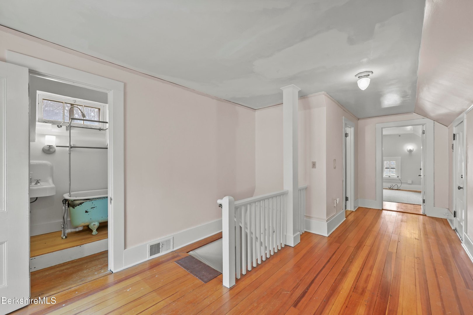 82 Cherry St Photo 39