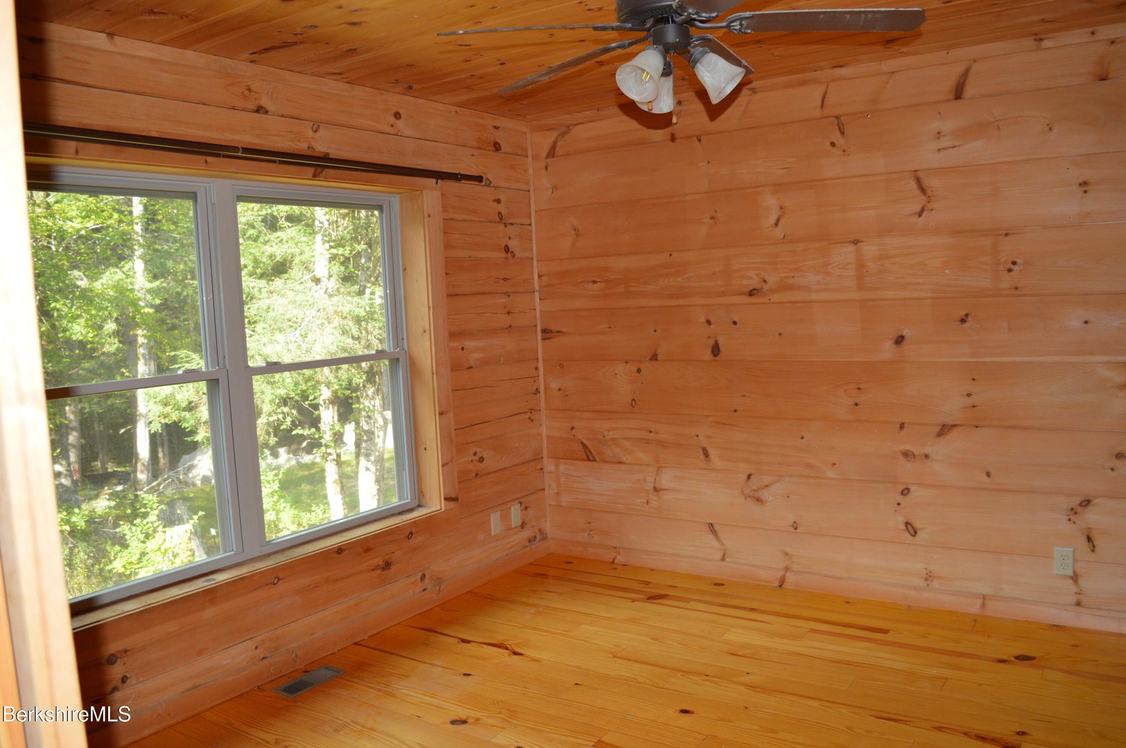 223 Silver Leaf Dr Photo 21