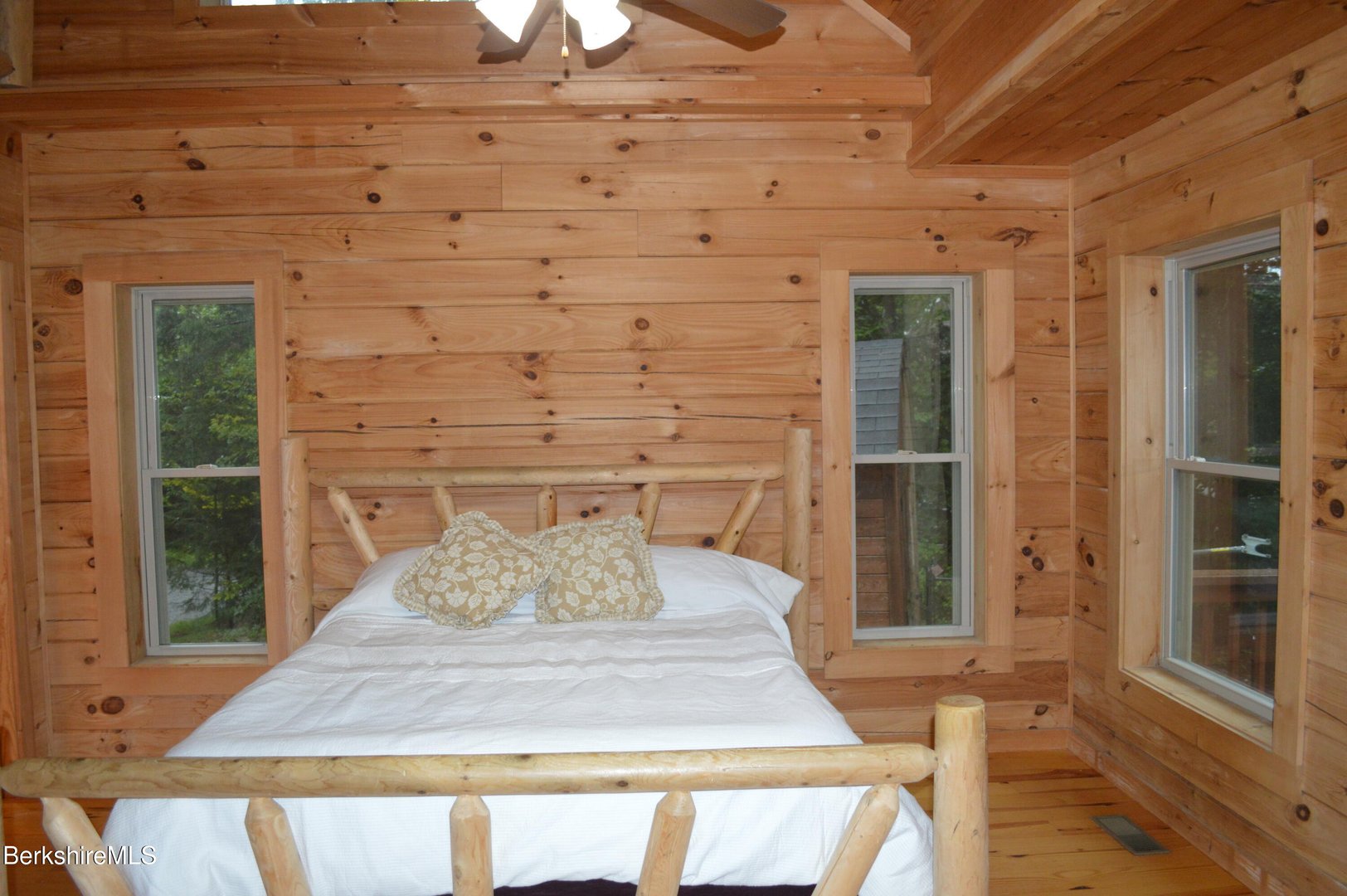 223 Silver Leaf Dr Photo 16