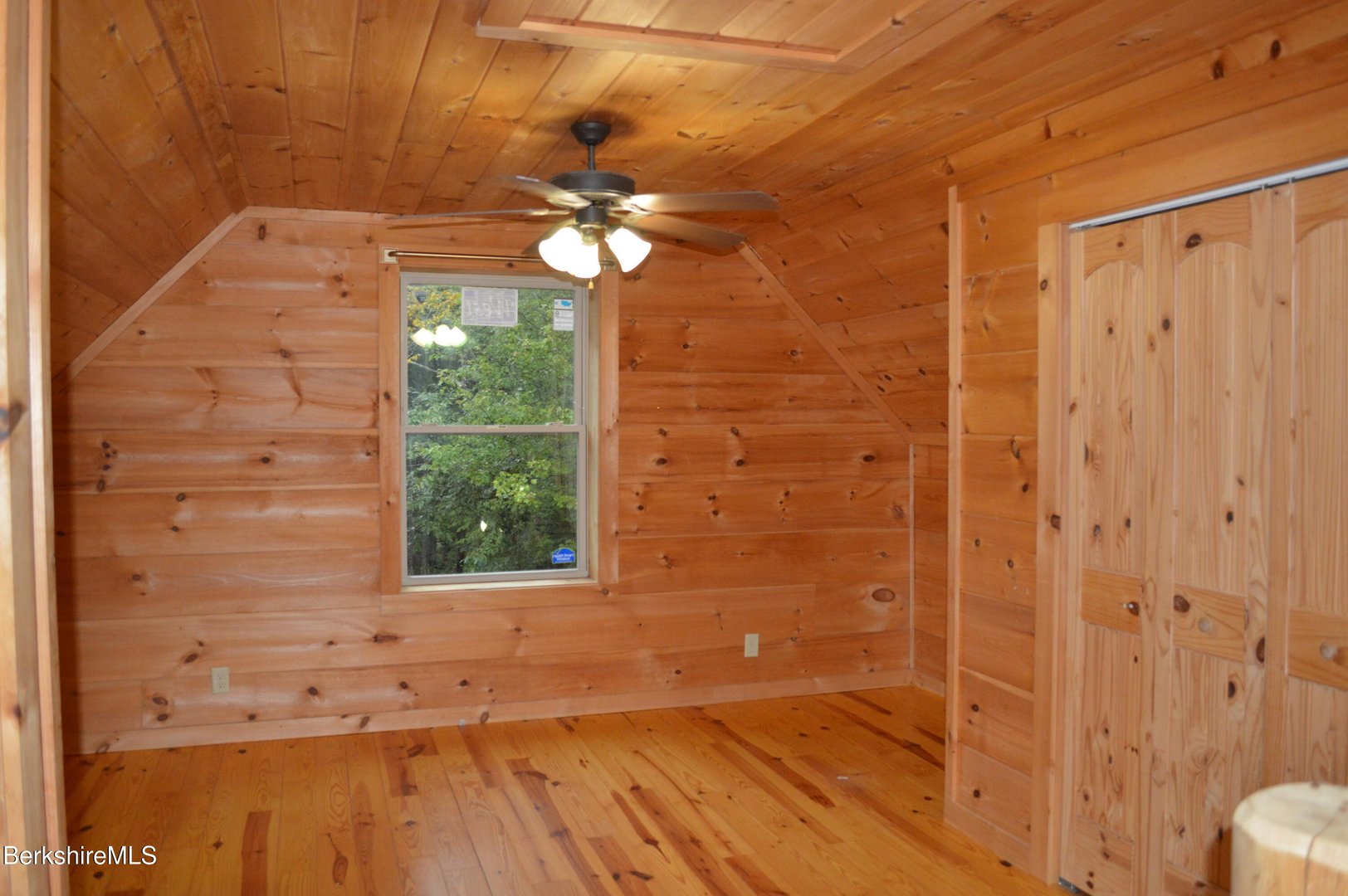 223 Silver Leaf Dr Photo 24