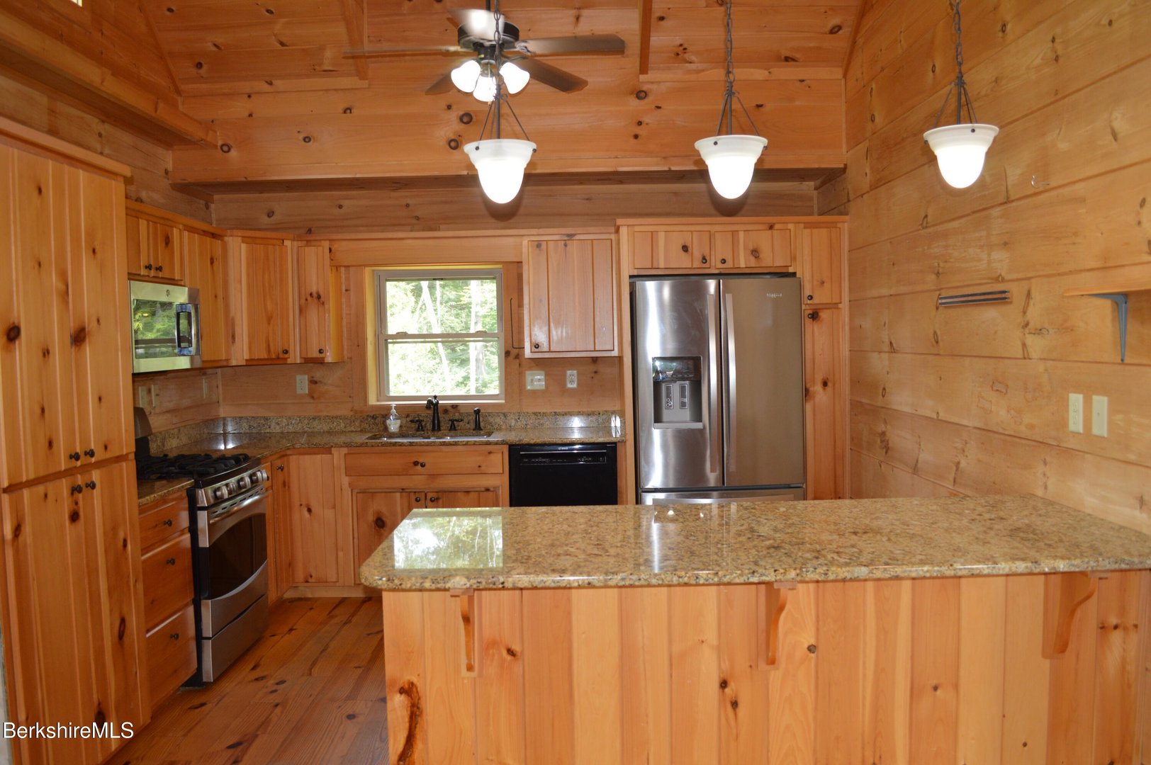 223 Silver Leaf Dr Photo 12