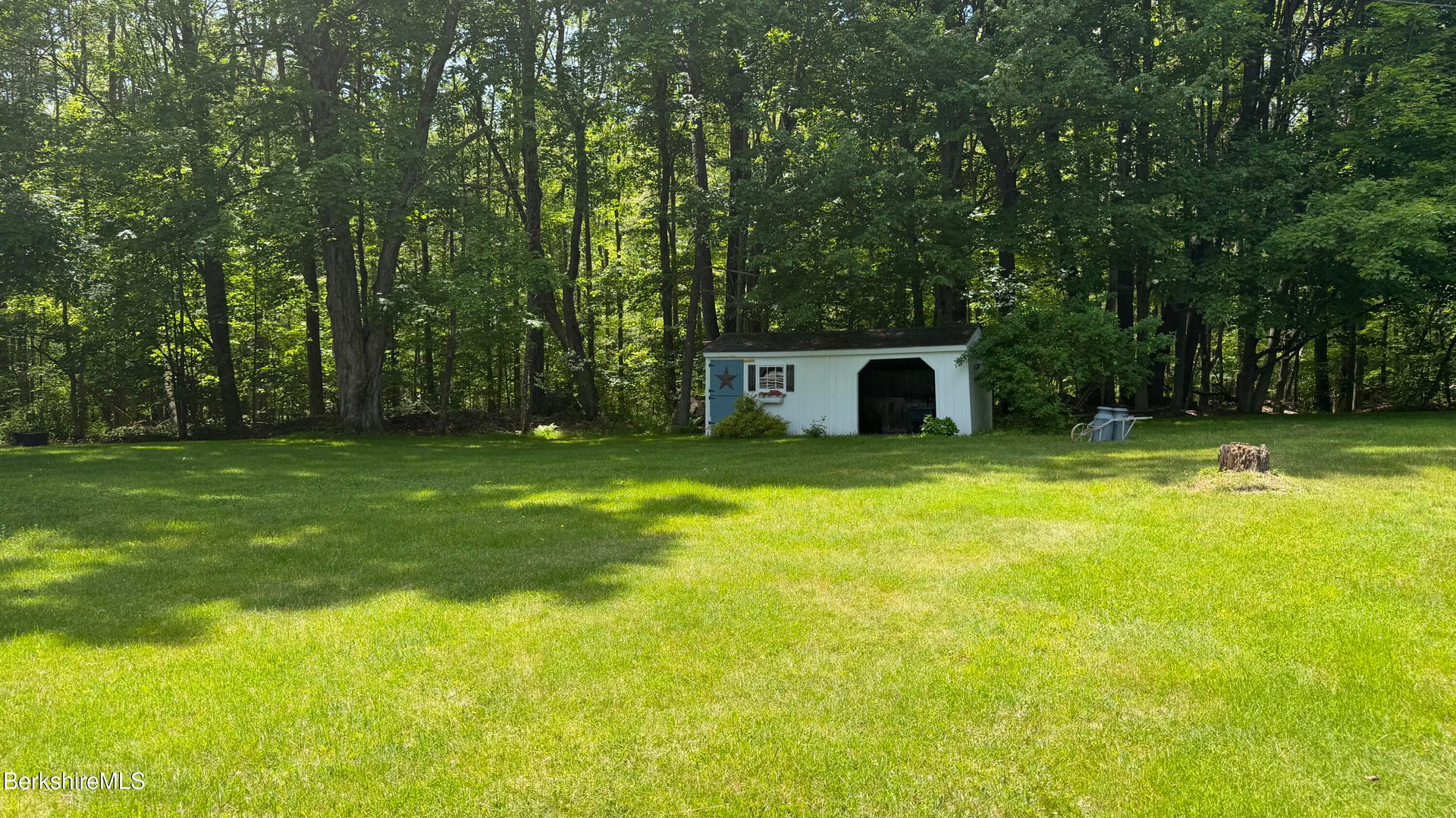 77 Middle Rd Photo 6