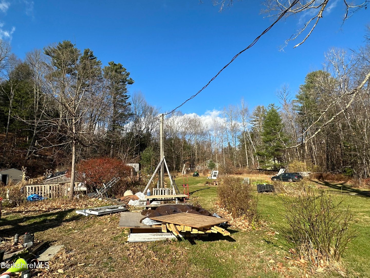 471 Middle Rd Photo 8